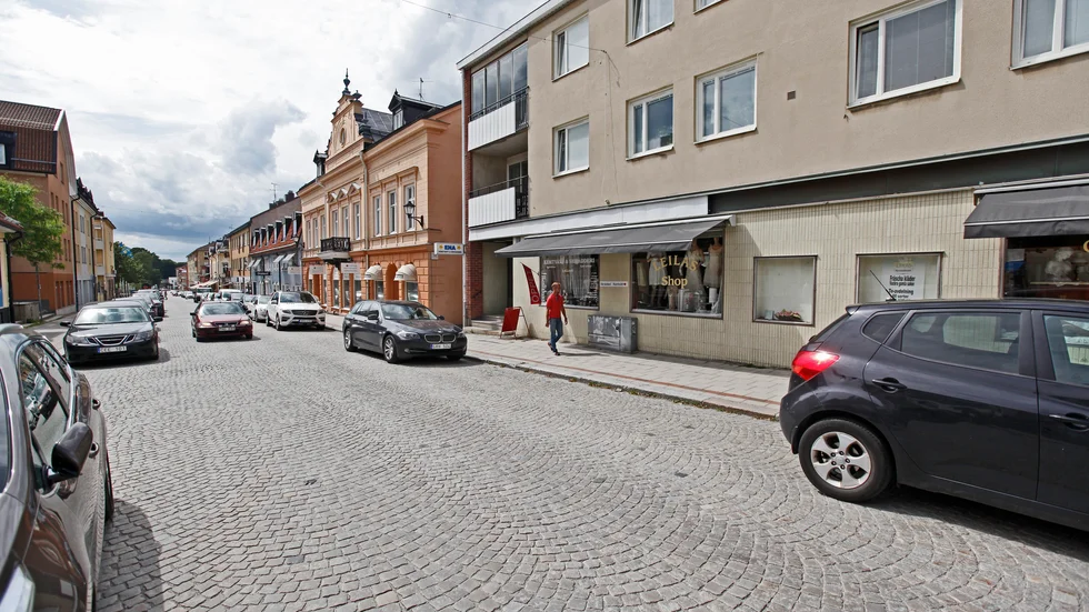 Alla kommunala parkeringar i Enköping ska vara kostnadsfria och ske med parkeringsskiva, skriver Jan Lennartsson.
