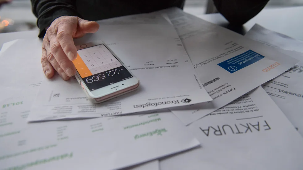 Nu skärper Finansinspektionen tagen mot överskuldsättning. Arkivbild.