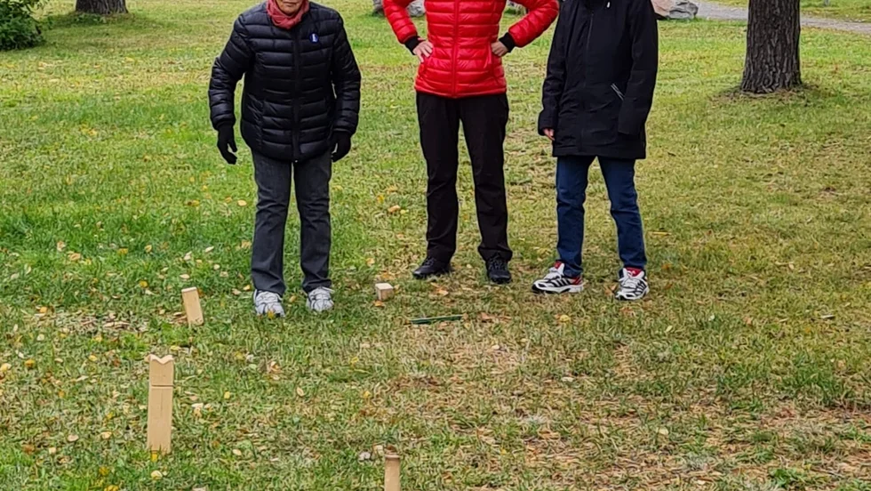 PRO:are spelade kubb.