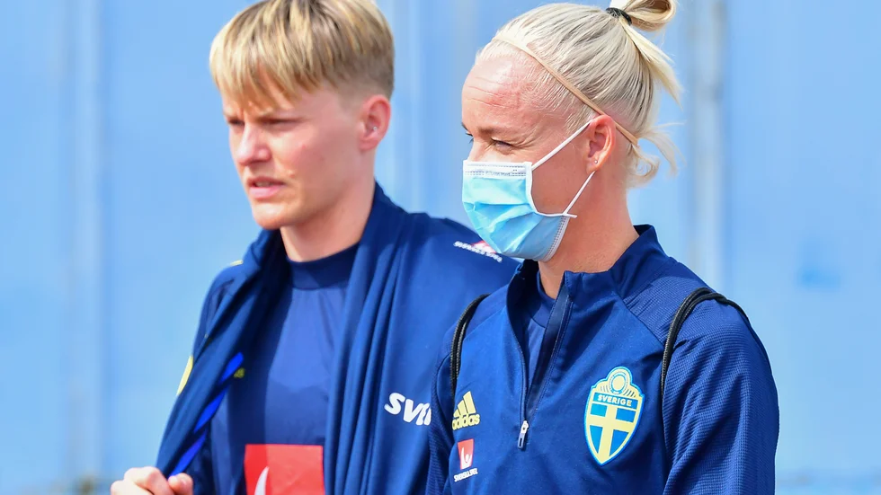 Nilla Fischer och Caroline Seger får högst betyg av alla svenskar i nya upplagan av det populära tv-spelet Fifa.