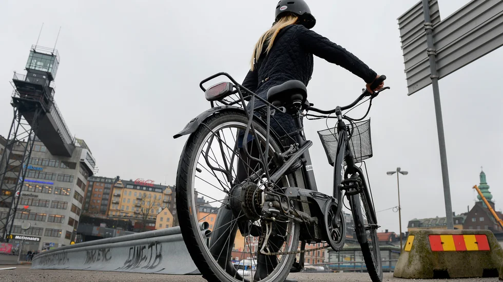 En elcykel kan klassas som moped klass 1. 