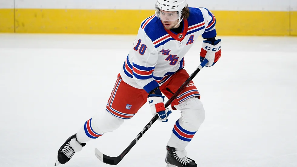 Ryssen Artemij Panarin tillbaka på isen efter misshandelsanklagelserna. Arkivbild.