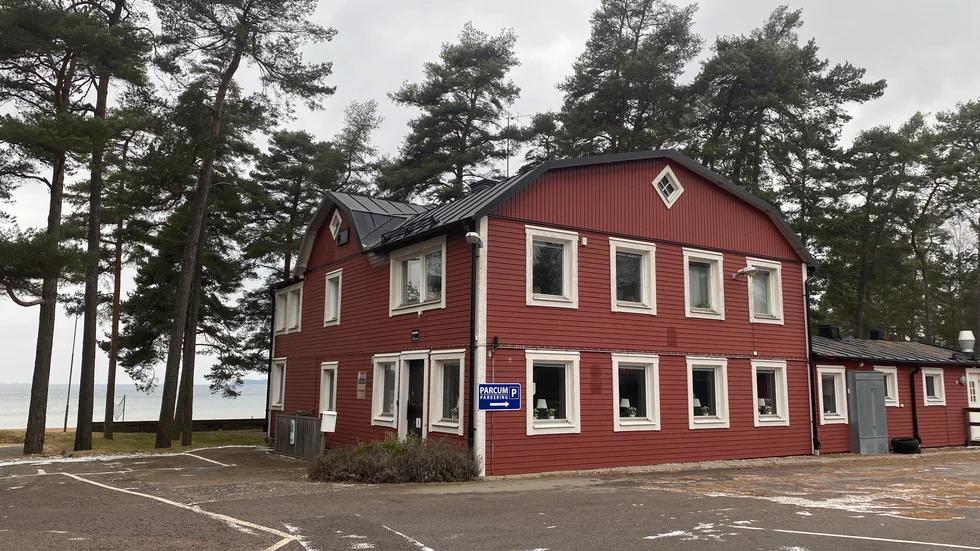 Oppositionsrådet Elias Georges (S) svarar på en av MVTs ledare.