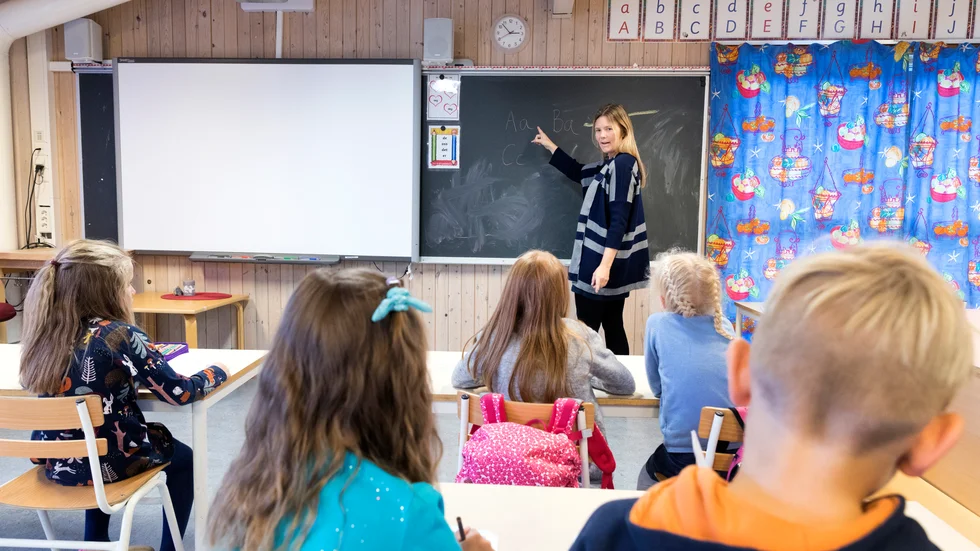 Elever med särbegåvning eller elever med behov av extra stimulans i något ämne ska identifieras och bemötas med särskild kunskap utifrån en handlingsplan som barn- och utbildningsnämnden antagit.