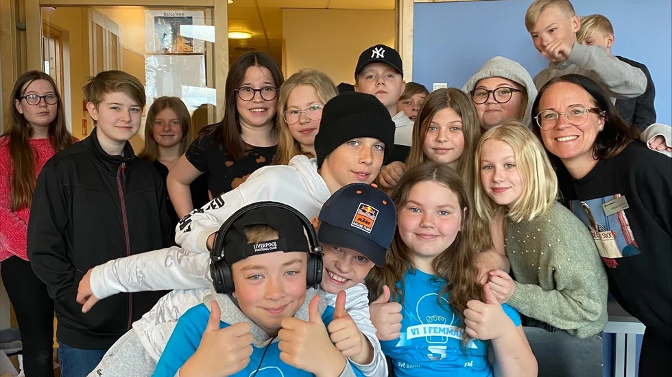 Leon Lundborg och Astrid Hellström från Kunskapsskolan Katrineholm vann på tisdagen Sörmlandsfinalen av VI i femman.