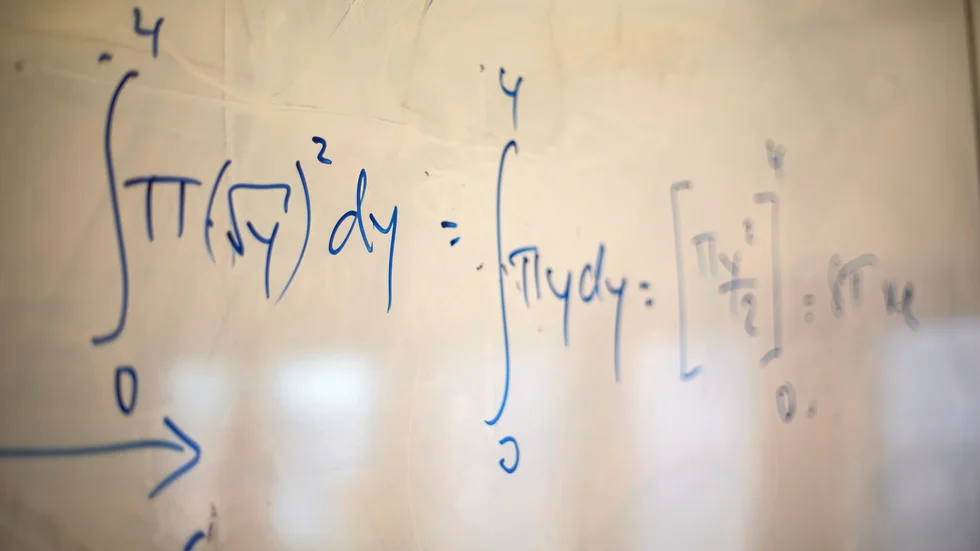 Var femte elev saknar behörighet till gymnasiet. Ofta är det matematiken som sätter stopp.