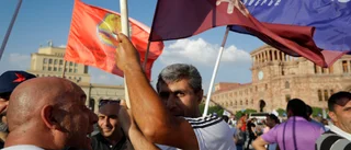 Massiva manifestationer inför Armenienval