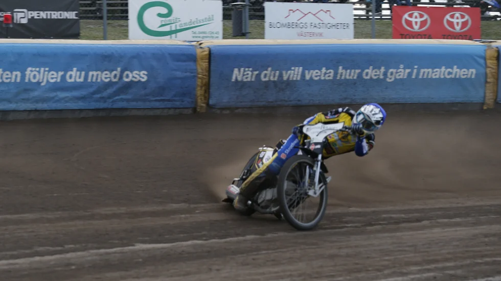 Anton Karlsson svarade för en sina bättre insatser för säsongen i  Västervik Speedway.