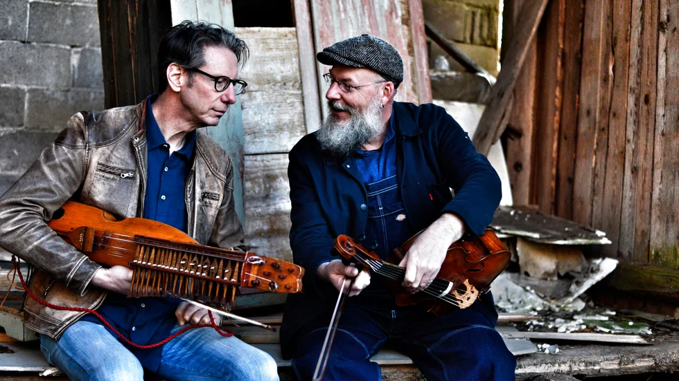 Olov Johansson och Mikael Marin har med duon Väsen flyttat gränserna för musiken, skriver Björn G Stenberg. 