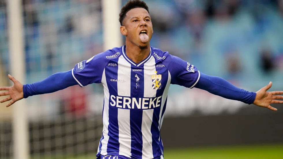 IFK Göteborgs Tobias Sana jublar efter 1-0-målet mot Halmstad.