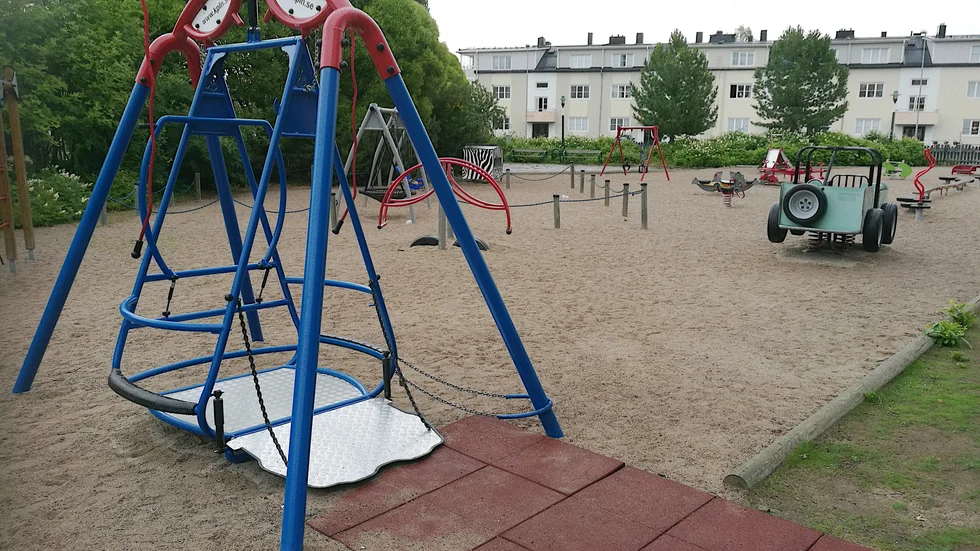 Enligt kommunen är det farligt att använda gungan felaktigt.