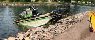 Sjunken båt fick bärgas ur kanalen