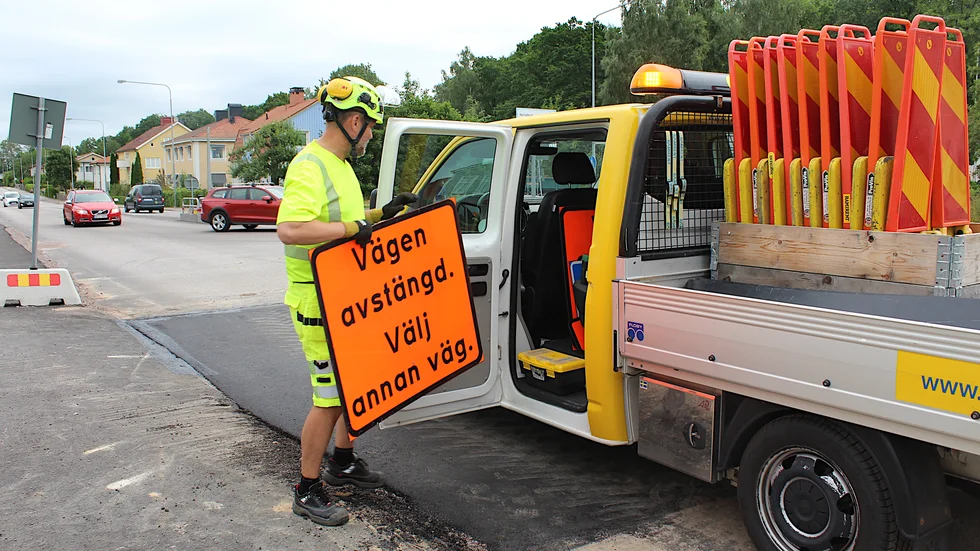 Snart ställs markeringar ut igen och delar av Östermalmsgatan stängs återigen av.  