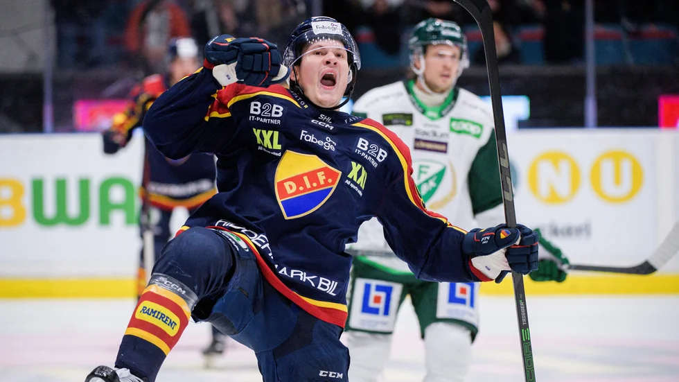 Linus Andersson jublar efter det viktiga 4-3-målet.