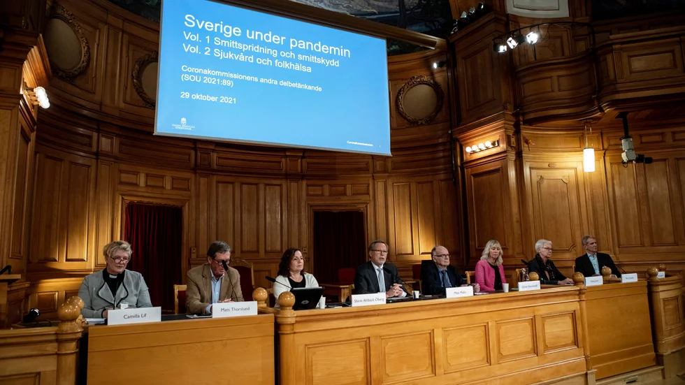 "Att döma av kommissionens kritik tycks regeringens ledarskapsförmåga varit ett av pandemins första offer." 