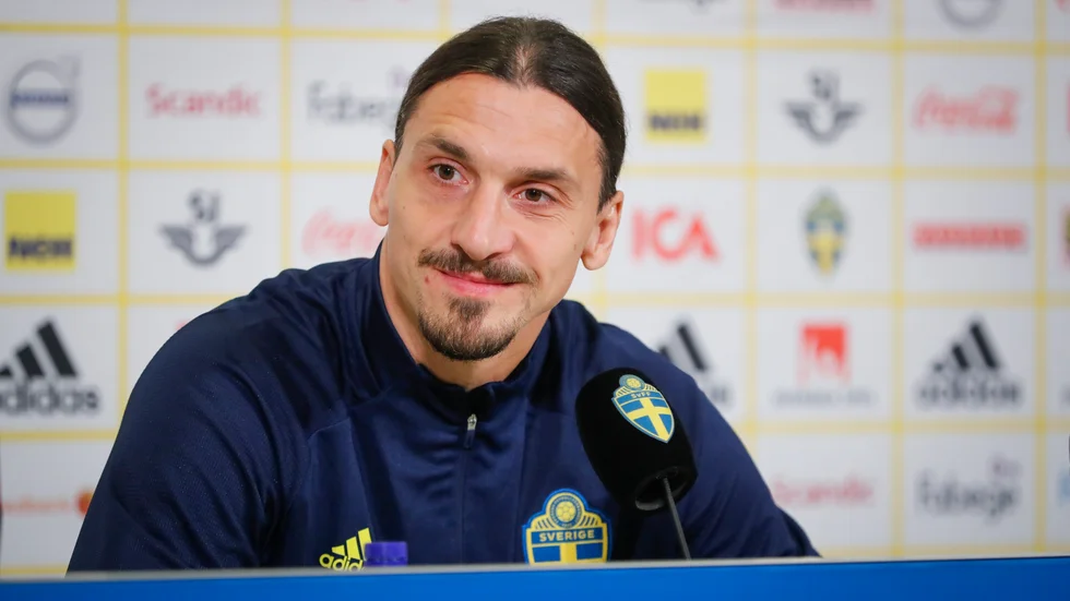 Zlatan Ibrahimovic är glad över att vara tillbaka i landslaget. "Äntligen", säger han.
