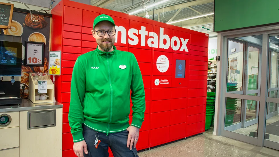 Fredrik Stenberg, butikschef på Coop Norra ringen, tycker att paketlösningen är perfekt både för butiken och kunderna.