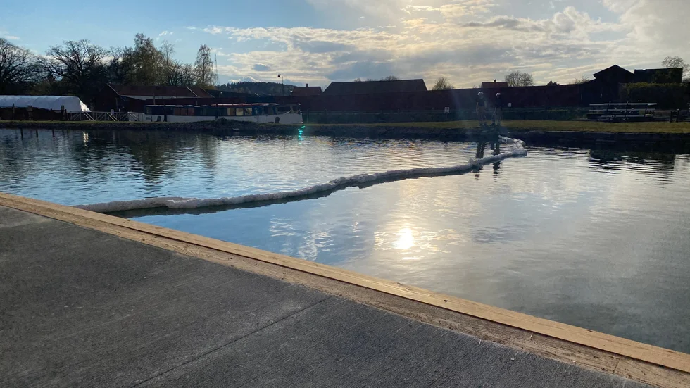 Räddningstjänsten larmades till ett dieselutsläpp i Göta kanal. 