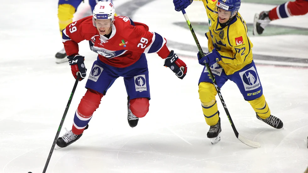 William Eklund i en match mot Norge tidigare i maj. Arkivbild.
