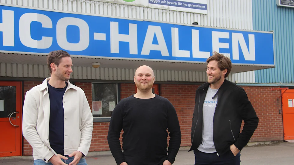 Bäste poängplockaren senaste säsongen, Daniel Andersson, t v, har skrivit ett nytt tvåårskontrakt och får en 33-åring från Gävle, Christofer Eriksson, som ny huvudtränare. Lagkaptenen Jesper Bärgård, med ett år kvar av kontraktet, ser ett ännu starkare ESK nästa vinter.