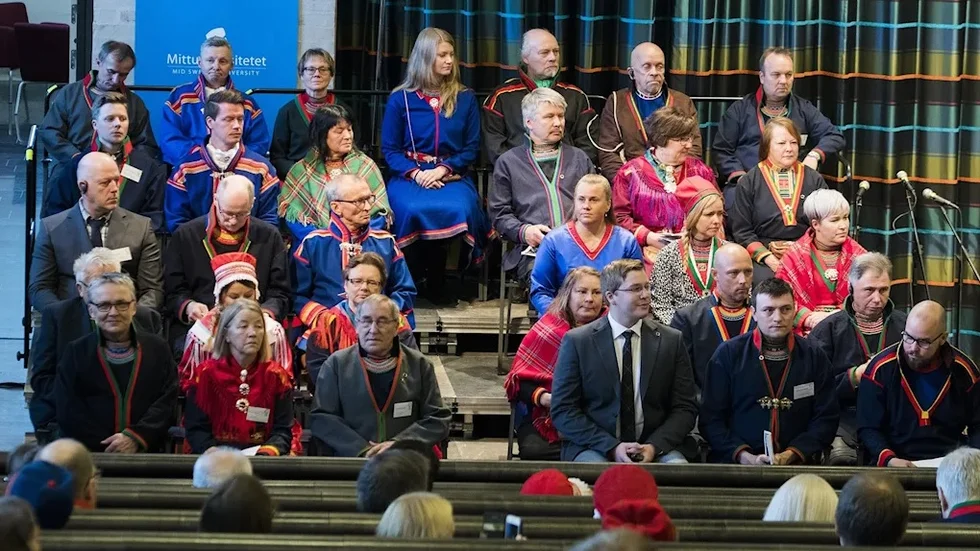 Blir det maktskifte i Sápmi eller behåller den nuvarande majoriteten sin kontroll över Sametingets styrelse? Utgången är oviss men klart är iallafall att mer än vanligt står på spel eftersom vinnaren har större chans att påverka den nya rennäringslagen.