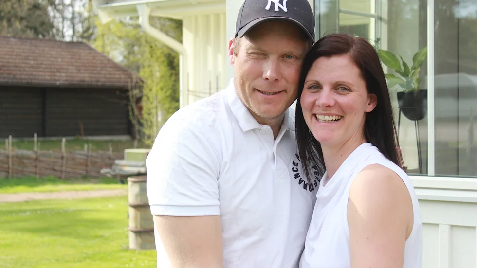 I år ska det bli av. Två gånger tidigare har Martina Nelson och Johan Nilsson i Hammarsebo ställt in sitt bröllop. Men nu blir det tredje gången gillt.