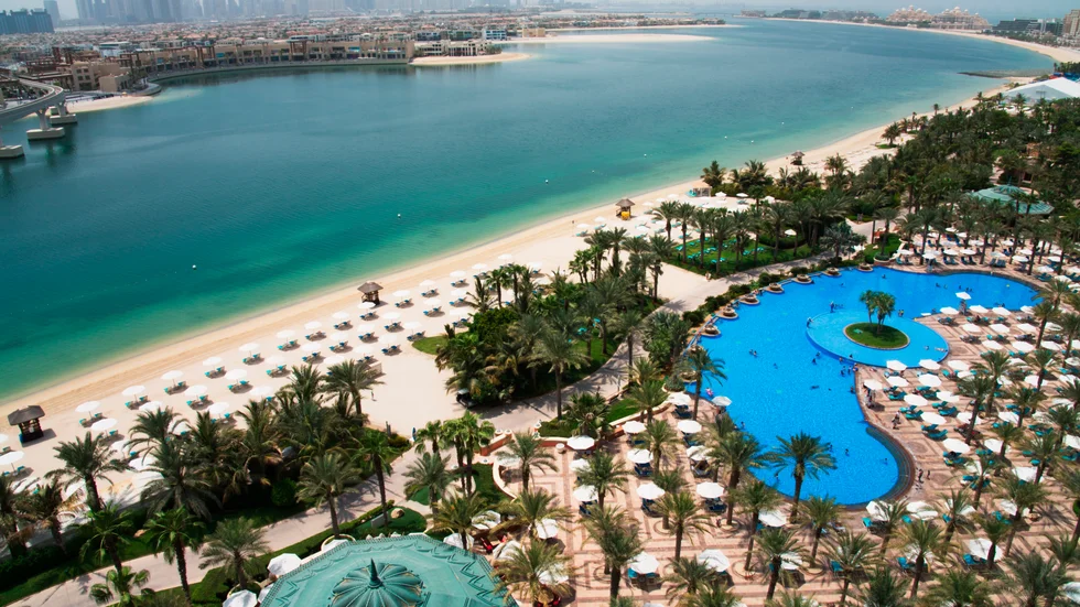 Det spekuleras i huruvida oligarken Roman Abramovitj är sugen på att köpa ett lyxtillhåll på den konstgjorda ön Palm Jumeirah i Dubai. Arkivbild.
