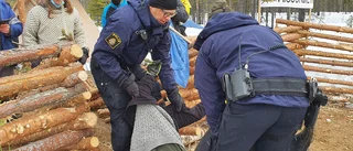 Plötsligt vimlade glesbygden av poliser