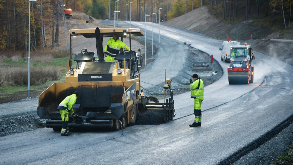 Samtidigt som underhållet av befintliga vägar och järnvägar har åsidosatts har också behoven av ny, modern infrastruktur för ökade gods- och persontransporter ökat, skriver Charlotta Elliot och Simon Helmér, Östsvenska Handelskammaren. 