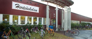 Hertsöskolans fuktskador kan försena nya skolor