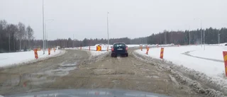 Läsare varnar: Sönderkört vid rondellbygget i Bergsbyn – välj en annan väg