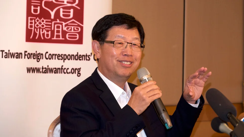 Kontraktstillverkaren Foxconn, med ordförande Liu Young-Way, kan tänka sig samarbeta med tyska biltillverkare om elbilstillverkning i Europa. Arkivbild