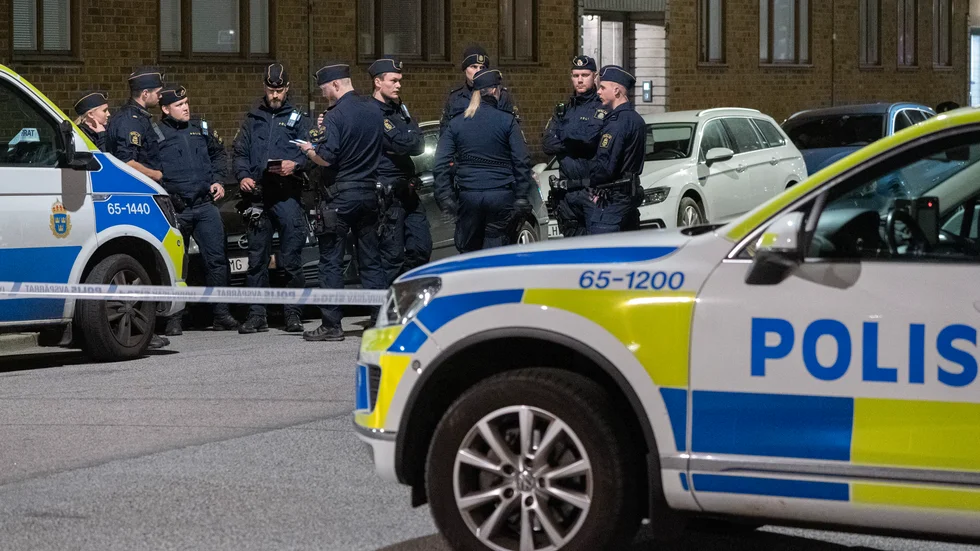 Polisen har fått kritik för att inte följa offentlighetsprincipen och agera grindvakter för journalister som vill granska myndigheten. 