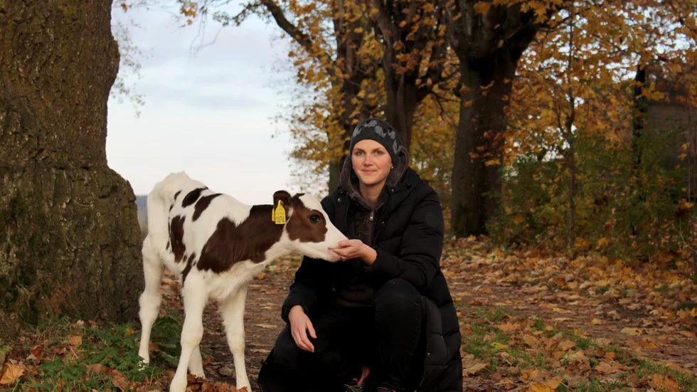 Louise Glindell kommer att fortsätta med rekoringar ett tag till, trots att hon nu öppnar gårdsbutik. "Till en början kommer jag vara det i alla fall, för att se vart man landar. Det blir lite av en ny berg-och-dalbana, men det är bara att ta tjuren vid hornen och köra."