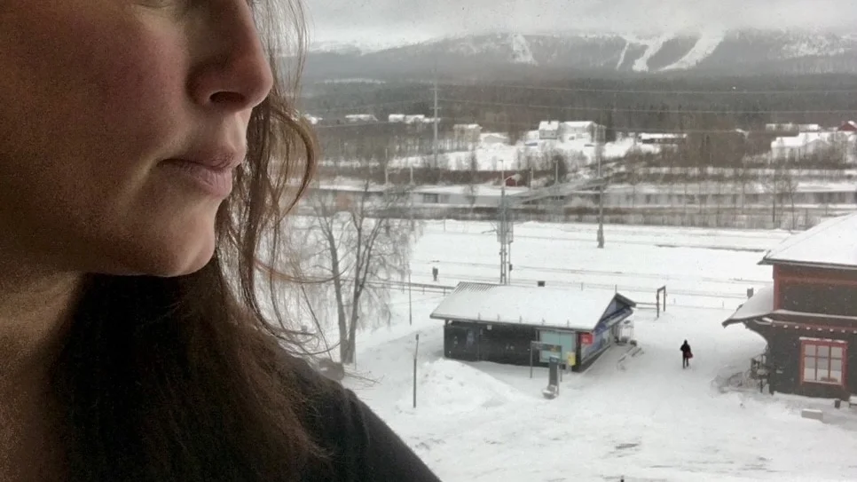 Lisa Nilsson från hotellrummet i Gällivare.