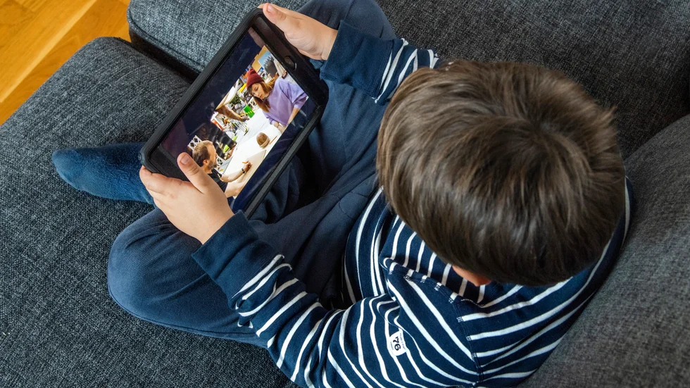 Det är 700 östgötska barn som väntar på en neuropsykiatrisk utredning för att ställa diagnoser som autism och ADHD. Men barnen kan få vänta länge, upp till två år i dagsläget. Detta trots att insatser får bättre effekt ju tidigare de sätts in.
