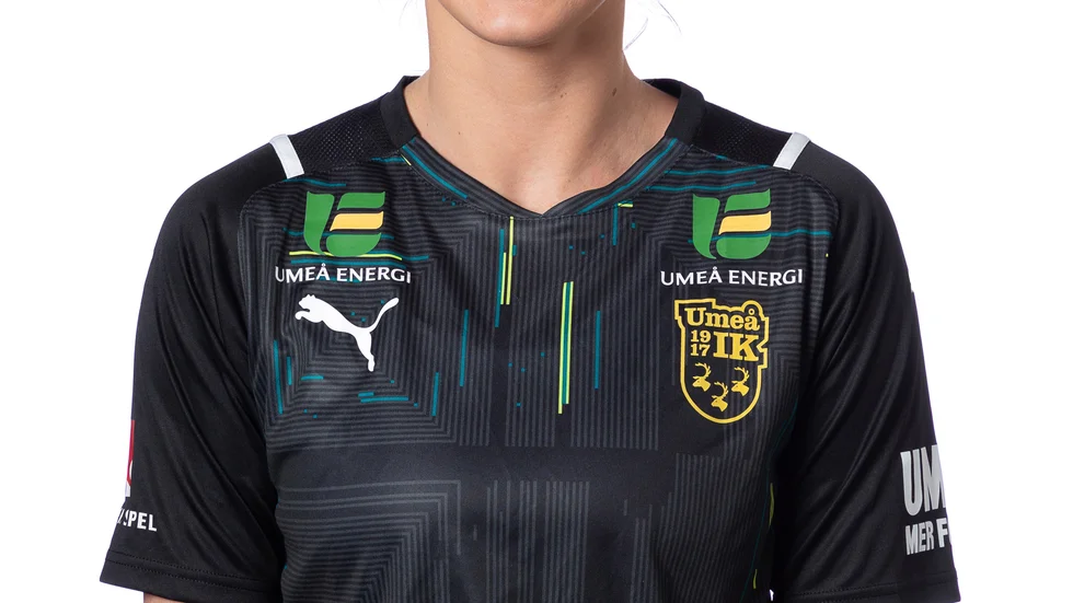 Olivia Holm.