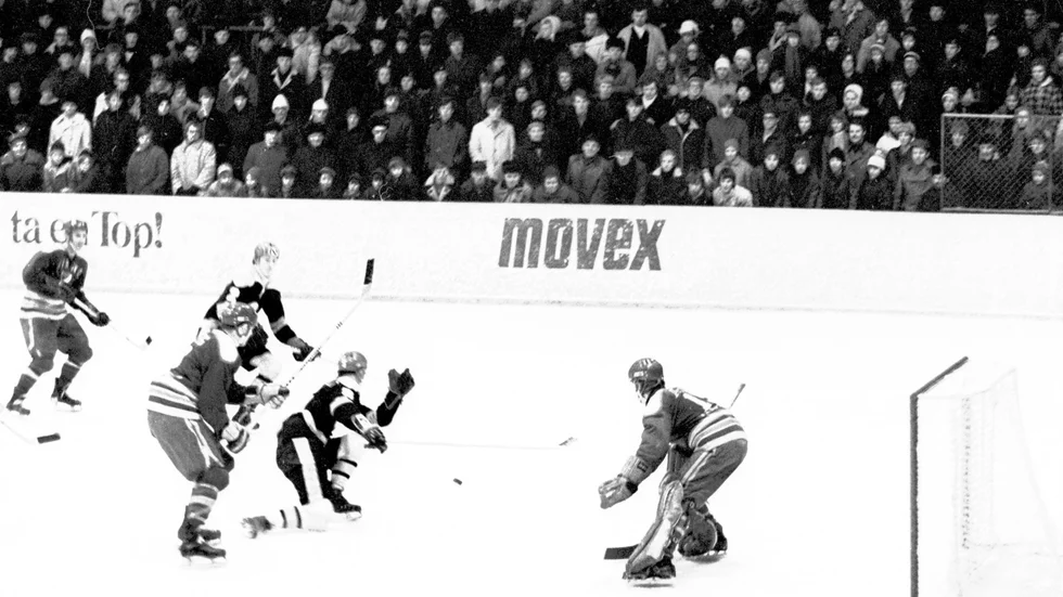 1969 spelade Börje Salming i Kiruna AIF:s tröja. Här syns han med nummer två i ett derby mot IFK Kiruna på klassiska Matojärvi.