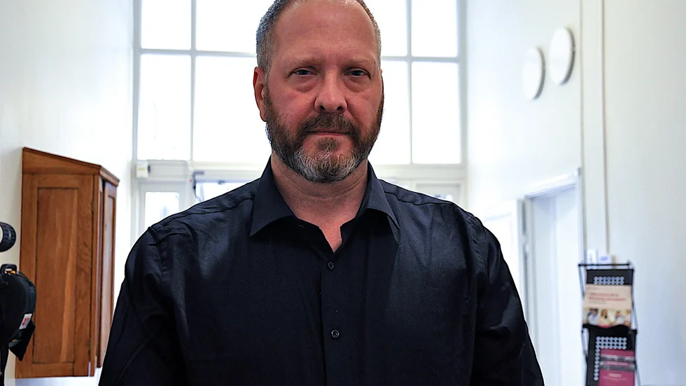 Erik Sköldenberg, chefsläkare vid Region Uppsala, säger att man från regionens sida är mån om att vaccintiderna ska fördelas rättvist.
