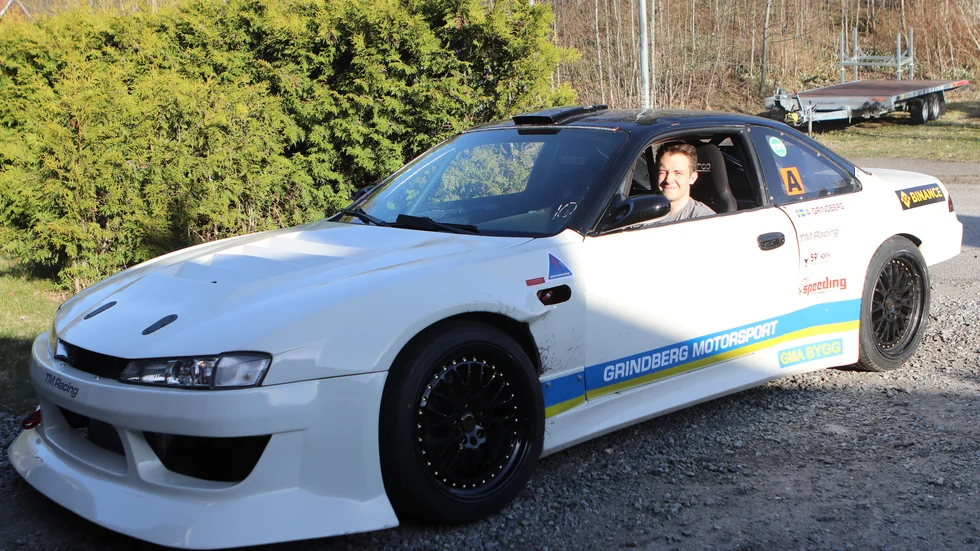 KMK:aren Alfred Grindberg sladdade hem ett SM-silver i sin Nissan med turboladdad V8-motor.