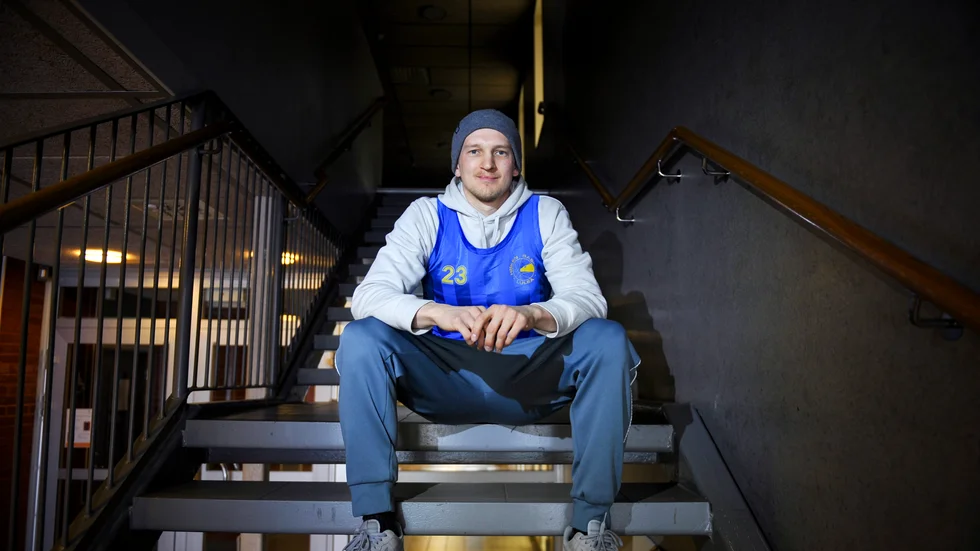 Adam Rönnqvist känner ingen oro inför resan till Island. "Såg att de hade ett litet utbrott".