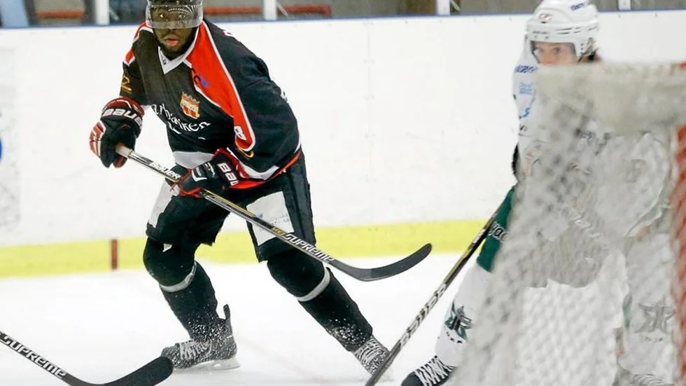 Michael Raynee bidrog med ett av Åker/Strängnäs mål i segermatchen mot Forshaga.