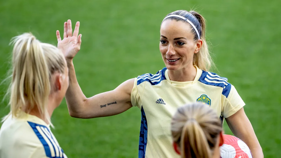 För första gången får Kosovare Asllani och resten av det svenska landslaget betalt av Fifa för att spela VM. Arkivbild.