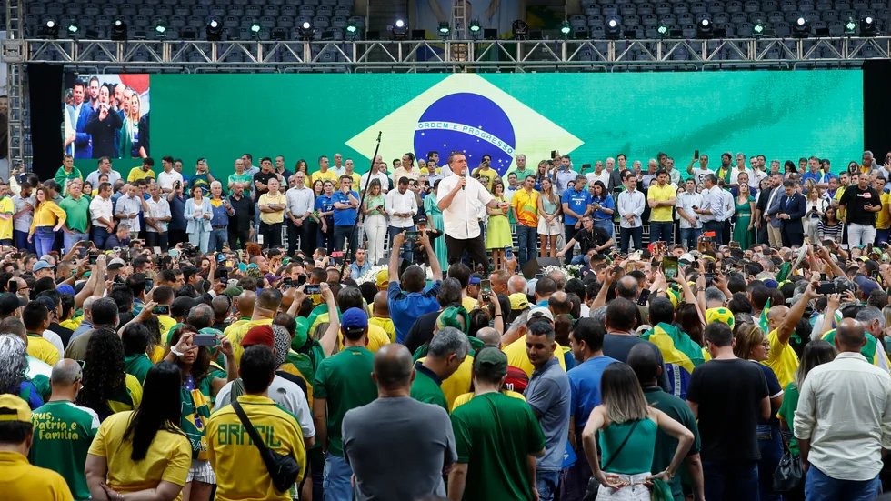 Brasiliens president Jair Bolsonaro valtalar i Rio de Janeiro.