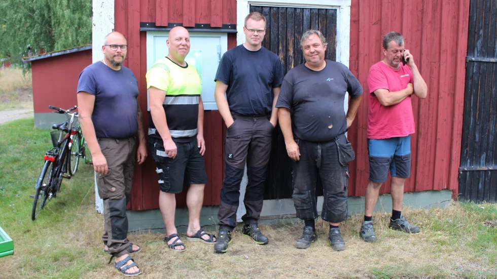 Michael Tongring, Gunnar Malgeryd, Martin Friberg, Magnus Westin och Anders Pettersson hjälper alla till i brandvärnet i Malexander. 