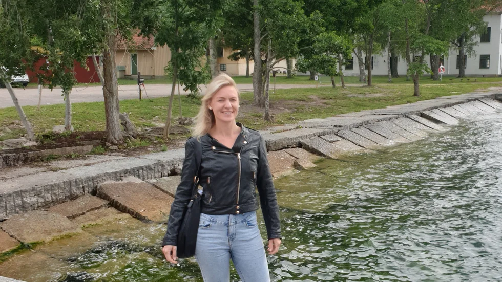 Siri Gustafsson flyttade från Borghamn som åttaåring men minnena därifrån är väldigt starka och hon har åkt dit varje år.