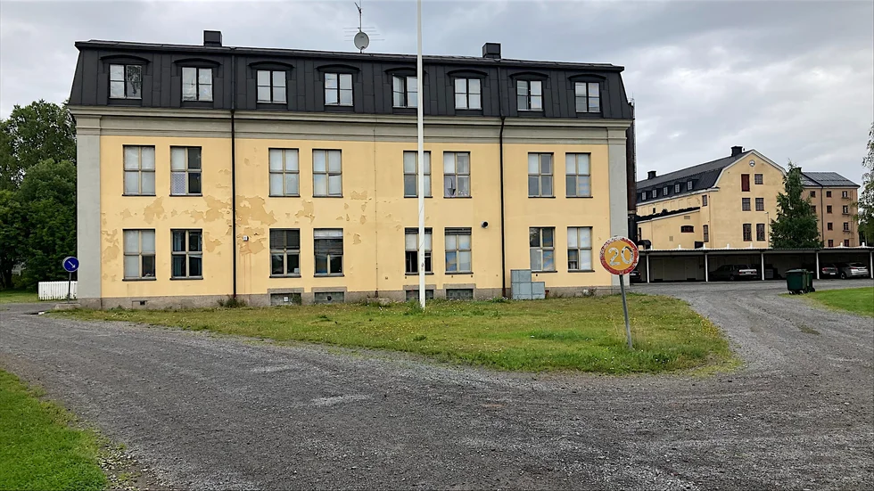 Här på Norrbottensvägen är det tänkt att alla ukrainare blir kvar efter kommunplaceringen ska bo. Nu drivs boendet i kommunens regi som har eget hyresavtal med ägaren.
