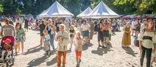 Medeltidsfesten i full gång på Paviljongsplan • "Inlevelsen får mig fruktansvärt exalterad"