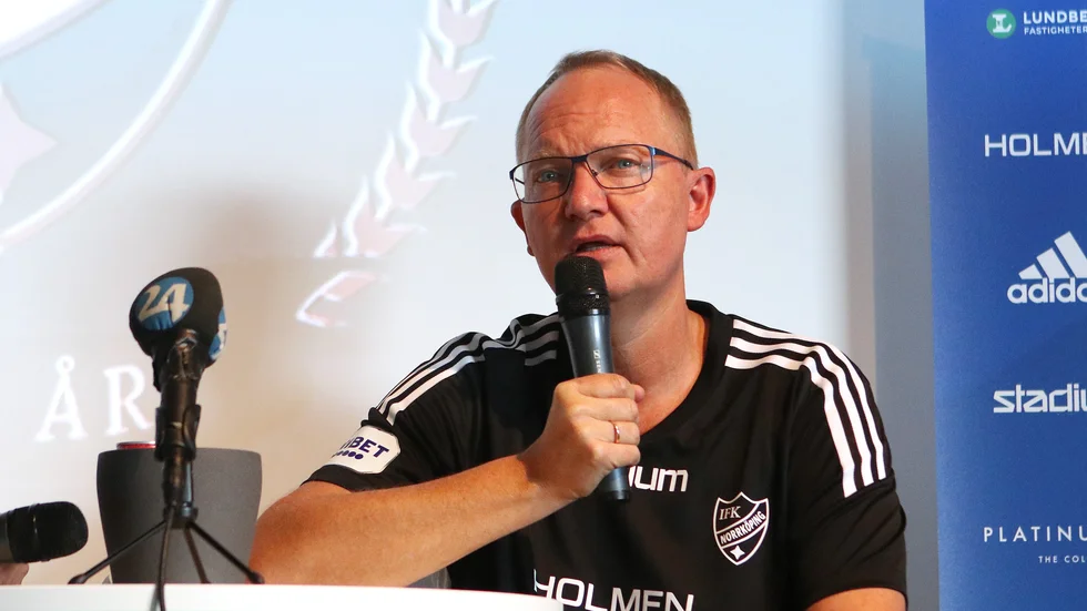 "Jag hatar medelmåttighet. Jag vill vinna. Jag gör allt för att vinna och visa vägen för spelare och trupp", säger Glen Riddersholm.