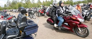 Tusentals motorcyklar i årets Mälaren runt